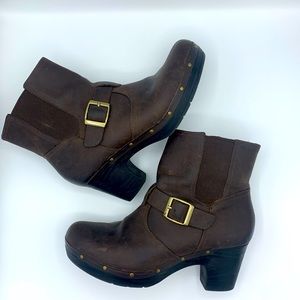 Clark woman’s heeled boots size 8